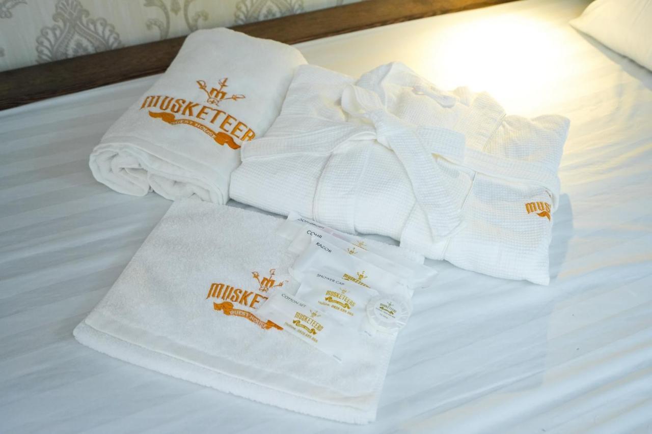Musketeers Guest House Hanoi Exterior photo