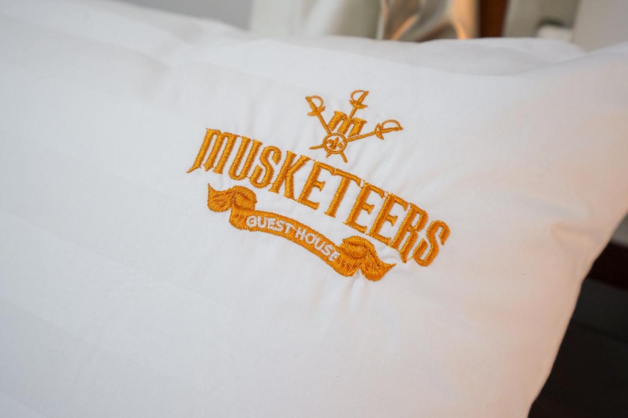 Musketeers Guest House Hanoi Exterior photo